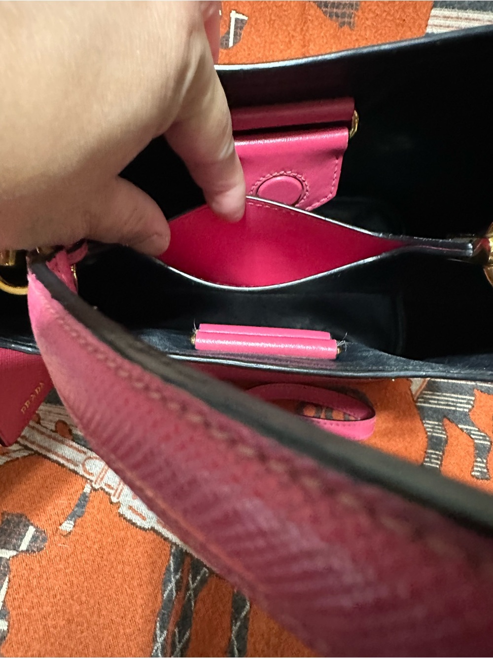 PRADA❤️🌟PINK SAFFIANO LEATHER BUCKET BAG⭐️ - Picture 8 of 10